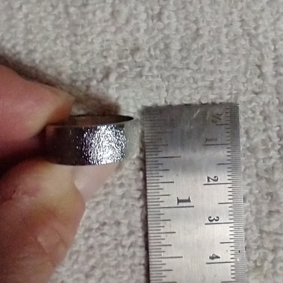 Silvertone band ring wedding - Picture 3 of 5